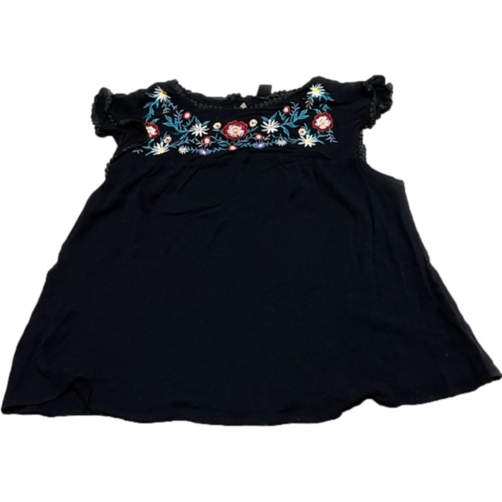 SHEIN Black Top w/ Embroidered Flower Detail (2XL)